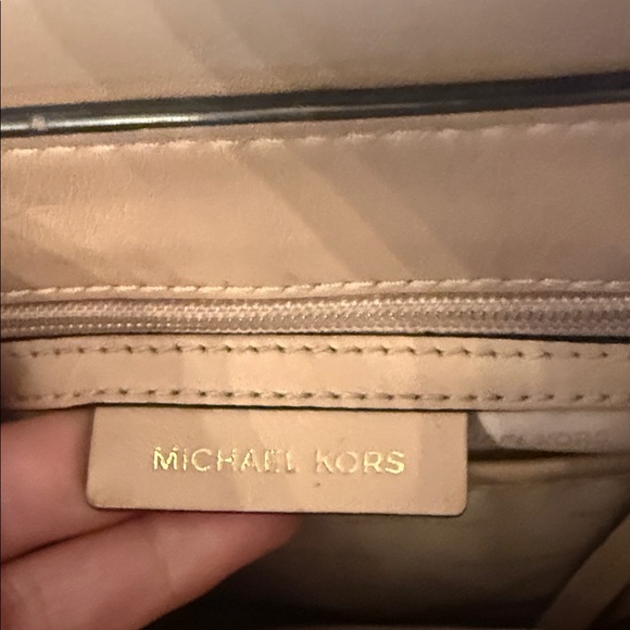 Michael Kors Beige Leather Crossbody Saddle Bag - Picture 2 of 4